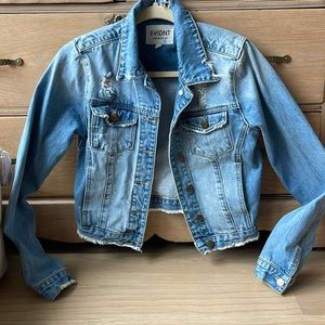 EVIDNT cropped denim jacket size small like new distressed style frayed bottom